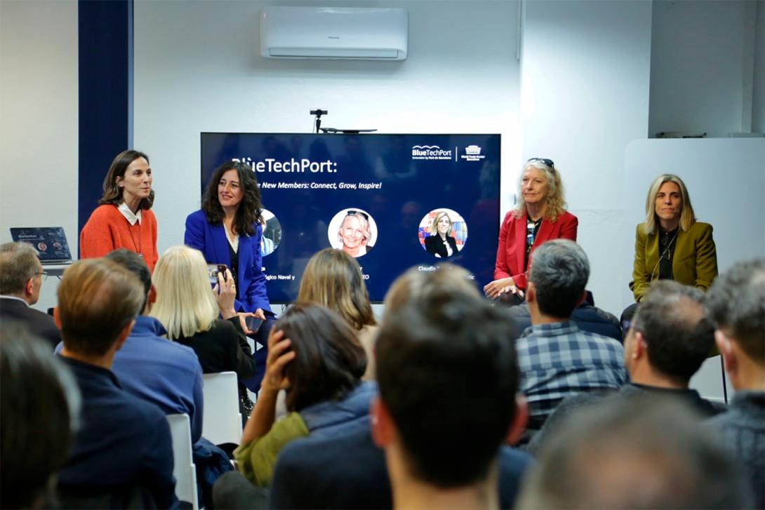 el evento contó con las intervenciones, de izquierda a derecha, de rita almela, jefa de innovación del wtcb; noelia ortega, directora de ct naval; ann carpenter, ceo de braid theory; y clàudia parera, directora del barcelona clúster nàutic.