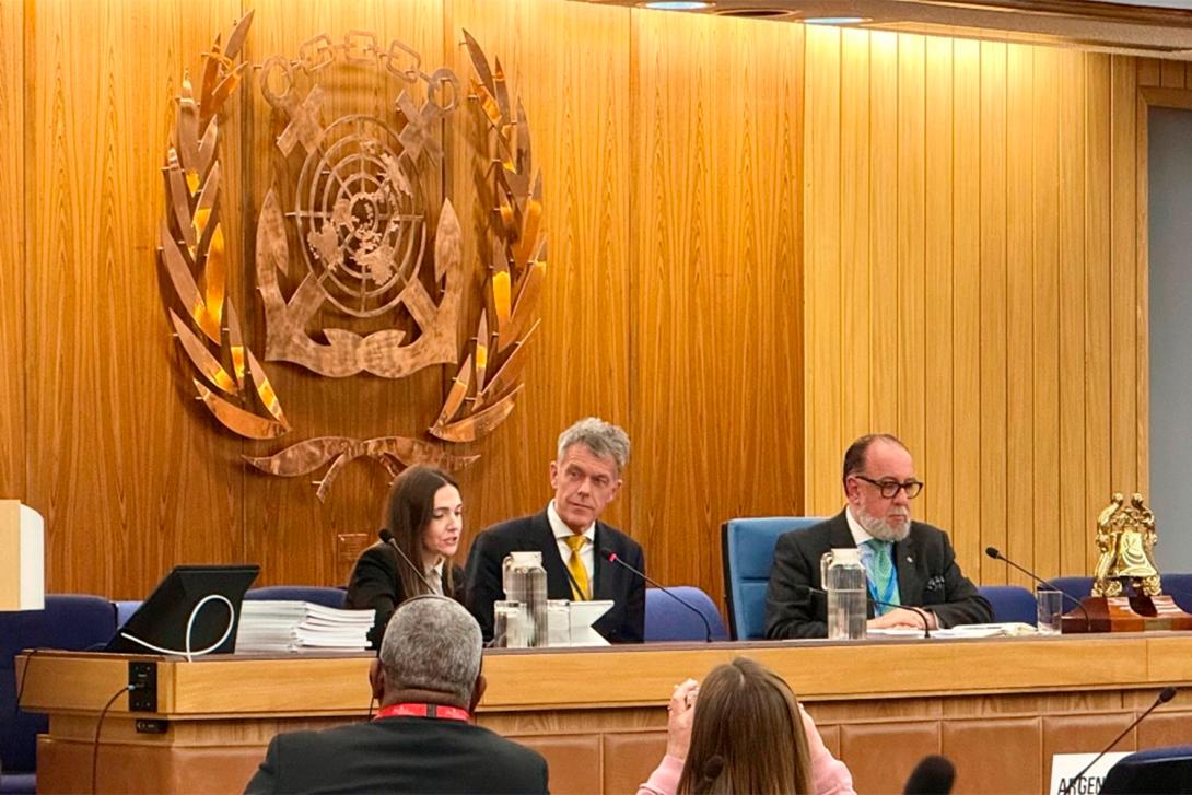 la directora de relaciones institucionales del port de barcelona, ingrid boqué, durante su intervención a la 50ª sesión del comité de facilitación (fal50) del omi.