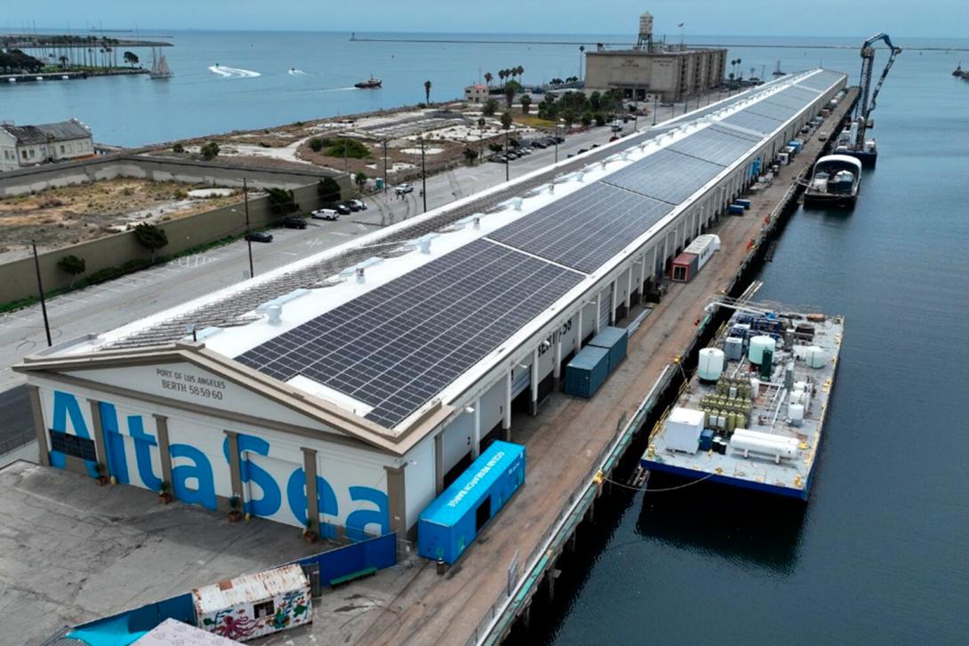 nstalaciones de altasea en el puerto de los Ángeles.