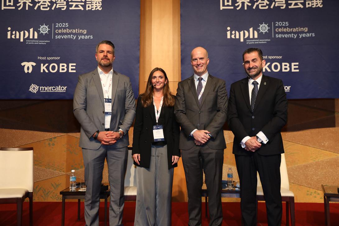 la directora de relaciones institucionales del port de barcelona, ingrid boqué, en la sesión de clausura titulada “a view from the bridge: the pivotal future role of ports seen by their customers”.