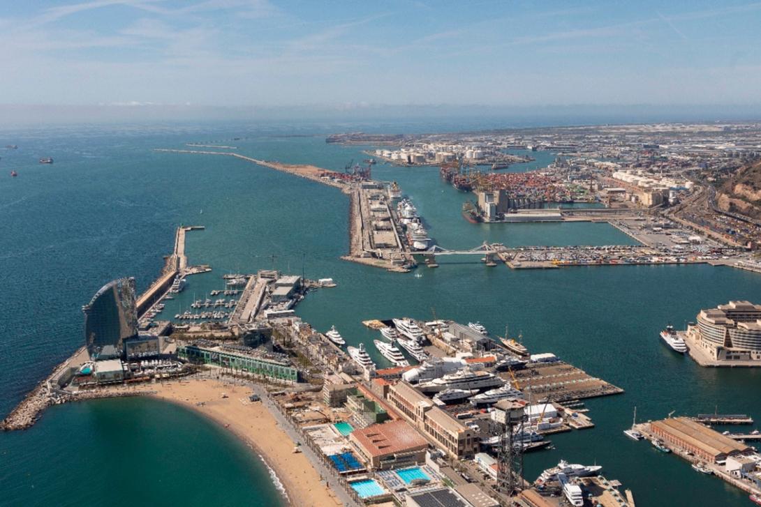 vista aérea del port de barcelona.