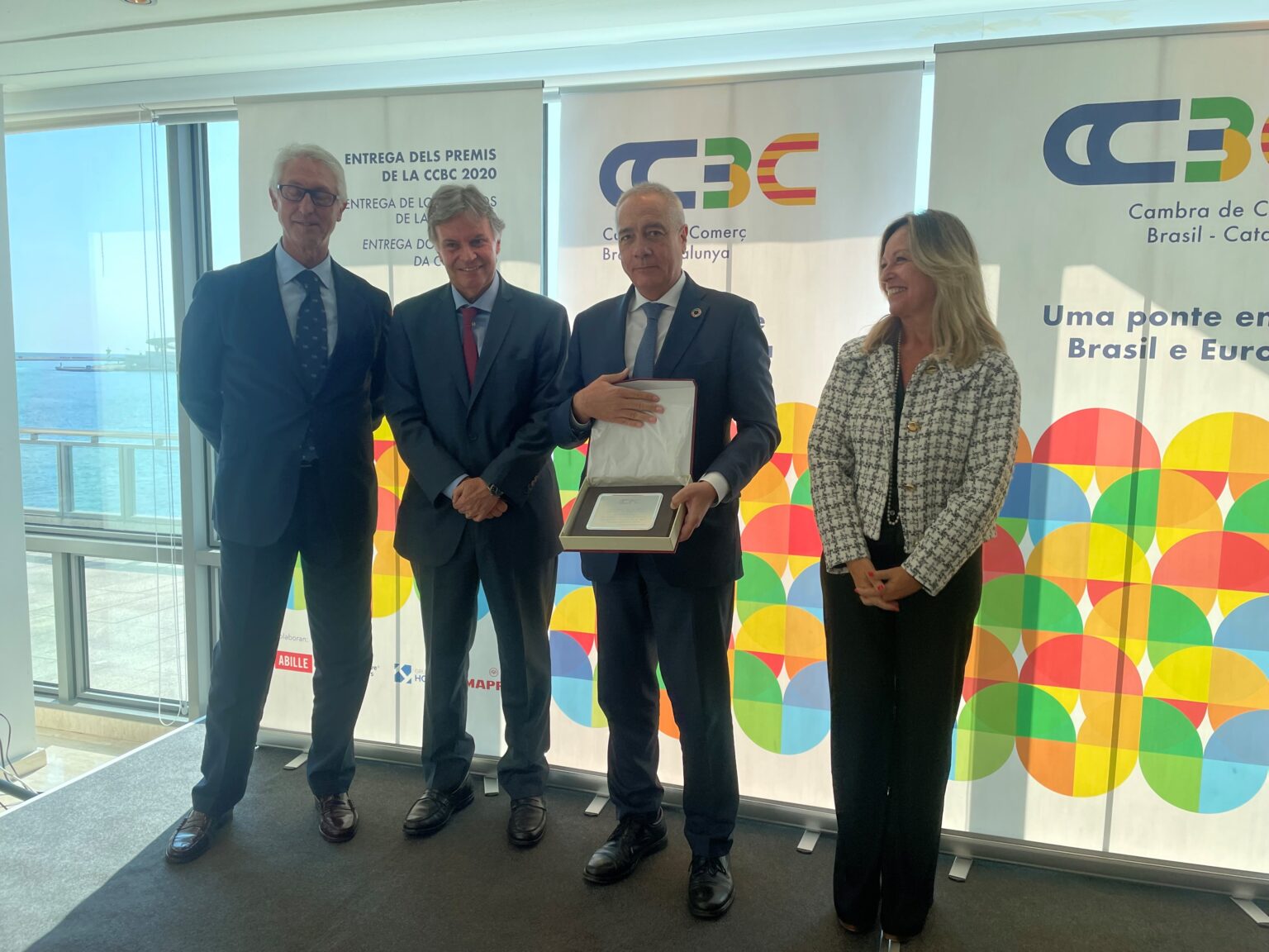 el consorci de la zona franca de barcelona recibe el premio especial 2020 de la cambra de comerç brasil cataluña