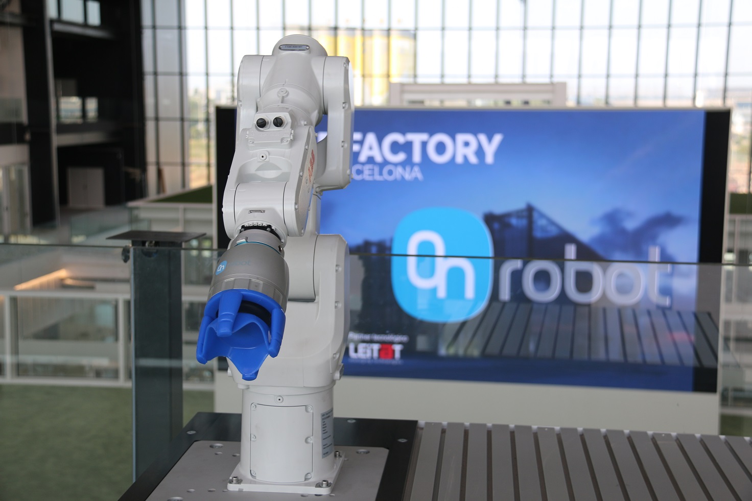dfactory inicia la actividad del laboratorio de robótica con la incorporación de onrobot en su ecosistema