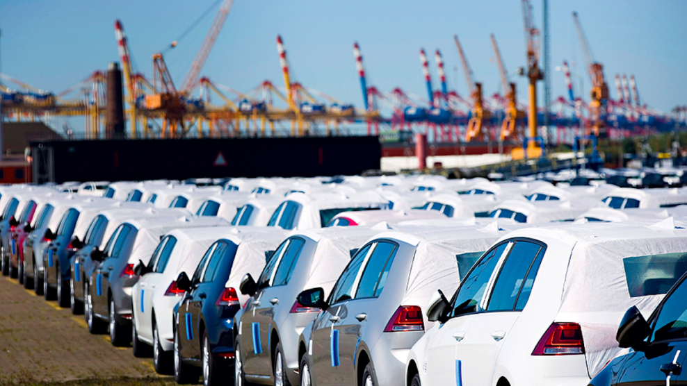 la producción de vehículos en españa continúa en caída libre y lastra la exportación