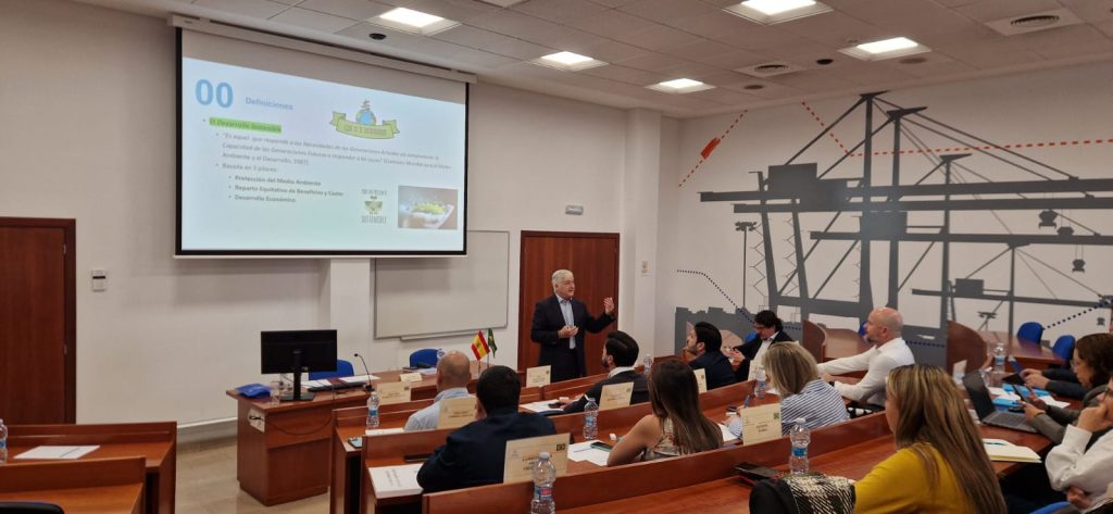 la fundación valenciaport capacita a los profesionales del sector portuario de brasil en temas de transición energética y descarbonización en los puertos.