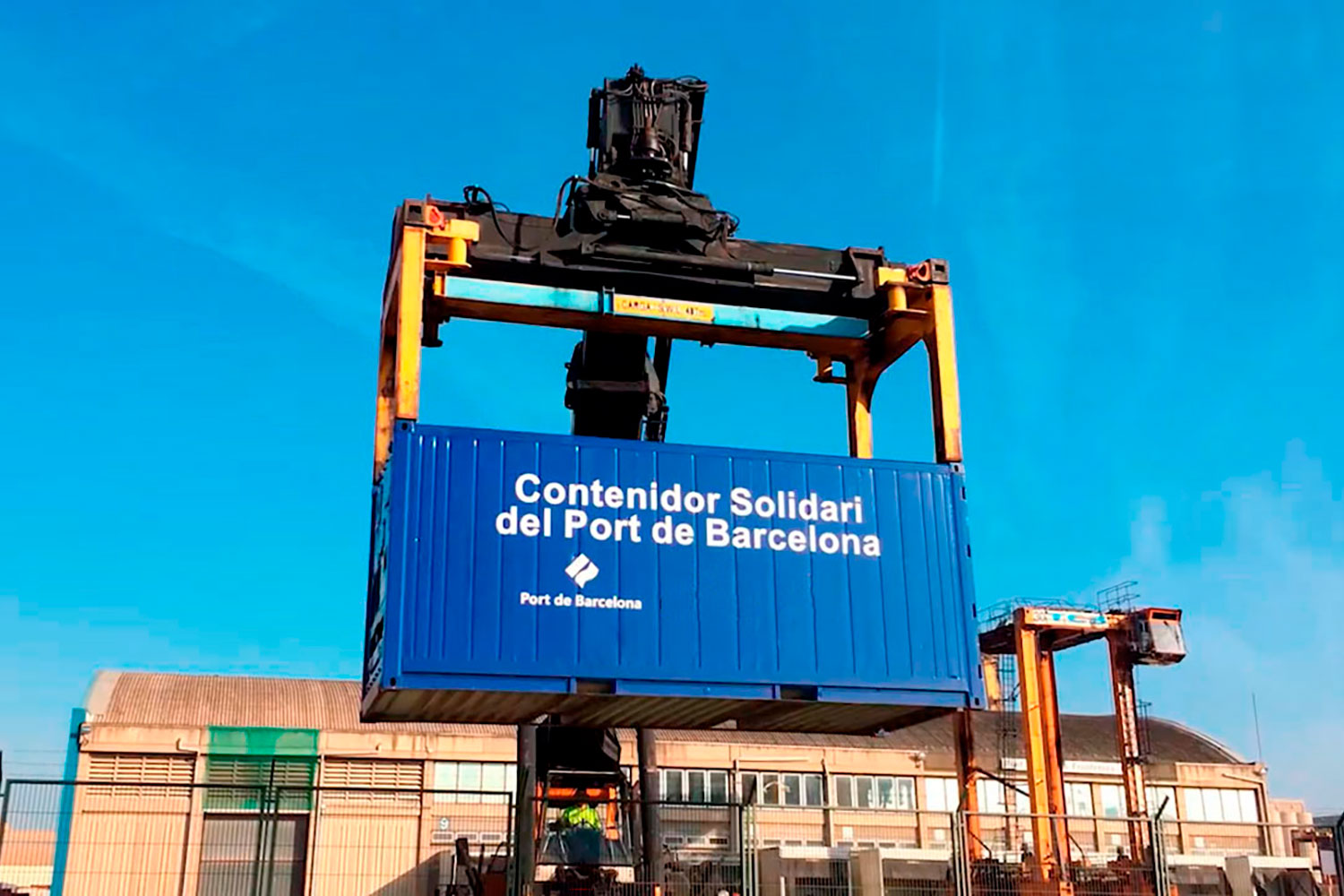contenedor solidario port de barcelona