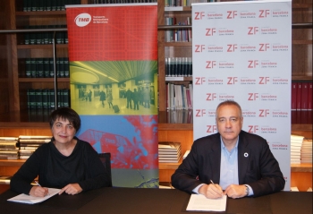 pere navarro y rosa alarcón durante la firma del convenio