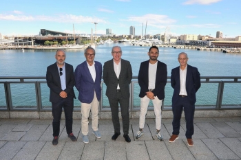 el director general d’anen, jordi carrasco; el presidente del salón náutico, luis conde; el presidente del port de barcelona, josé alberto carbonell; el director del salón náutico, josep antoni llopart; y el director de port vell, david pino.