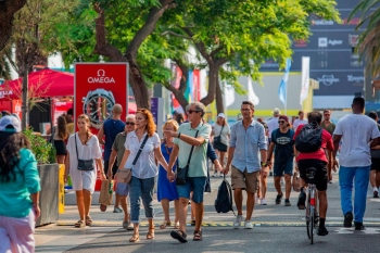 el stage de la america's cup race village