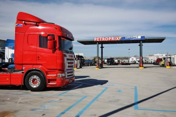 gasolinera truk port de barcelona