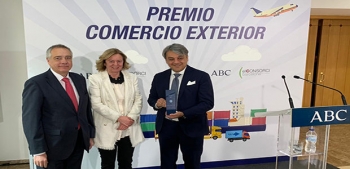 el consorci y abc distinguen a luca de meo de seat con el iii premio comercio exterior