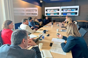 la delegación durante una reunión de trabajo del port de barcelona