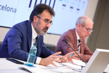 el presidente del port de barcelona, lluís salvadó, y el director general del port de barcelona, josé alberto carbonell, durante la presentación de los resultados del primer semestre de 2024.