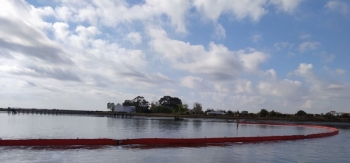 el puerto de huelva realiza un ejercicio de simulacro de contaminación marina