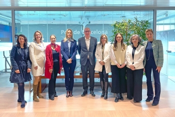 miembros de wista spain con el presidente del port de barcelona, josé alberto carbonell.