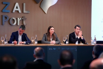d’esquerra a dreta: el clúster manager del clúster de l’energia eficient de catalunya, francesc ribera; la directora de relacions institucionals del port de barcelona, ingrid boqué; i el president del clúster catalonia logistics, joaquim salvat.