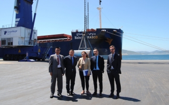 una delegación china, visita el puerto exterior de a coruña
